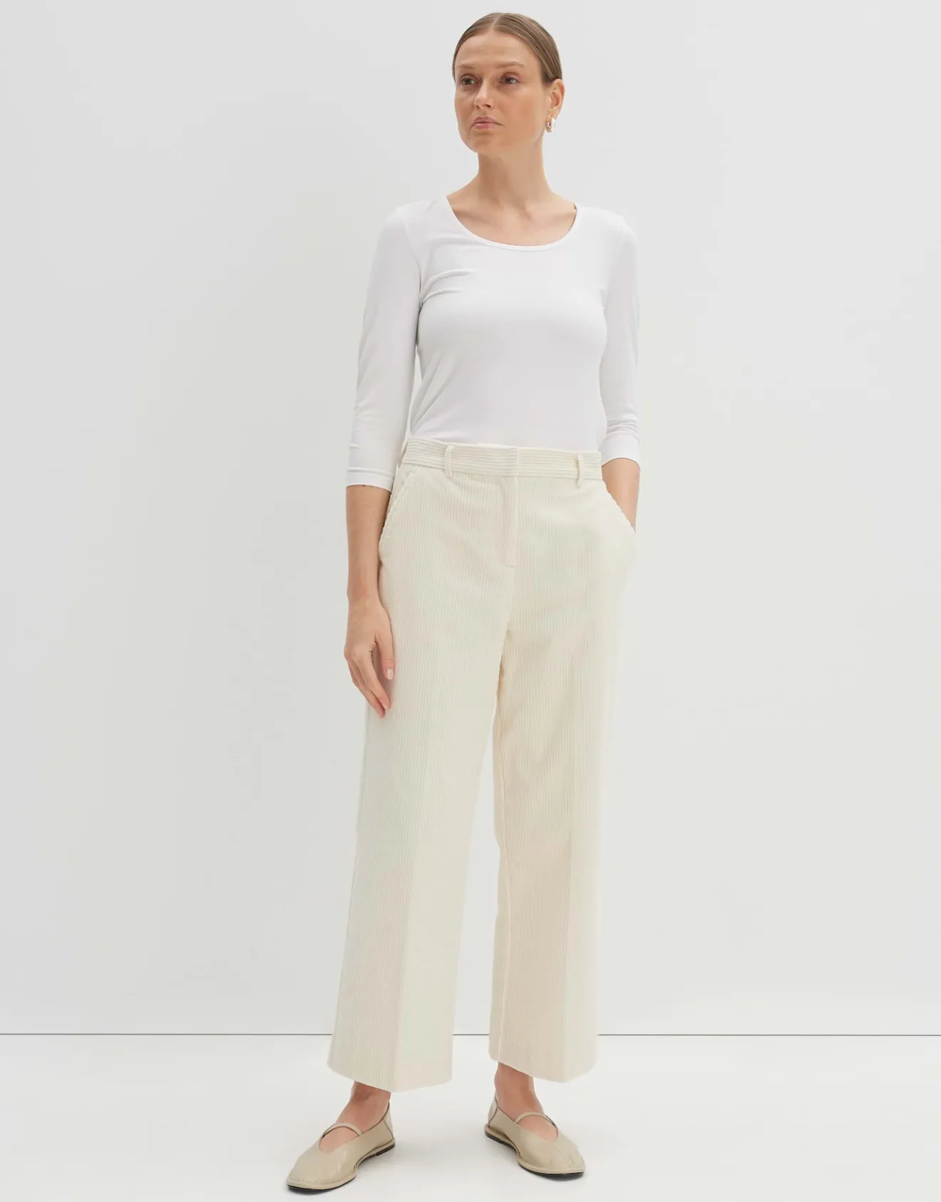 Best Sale Cordhose CISILIA CORDUROY Relaxed mit Bügelfalte Hosen