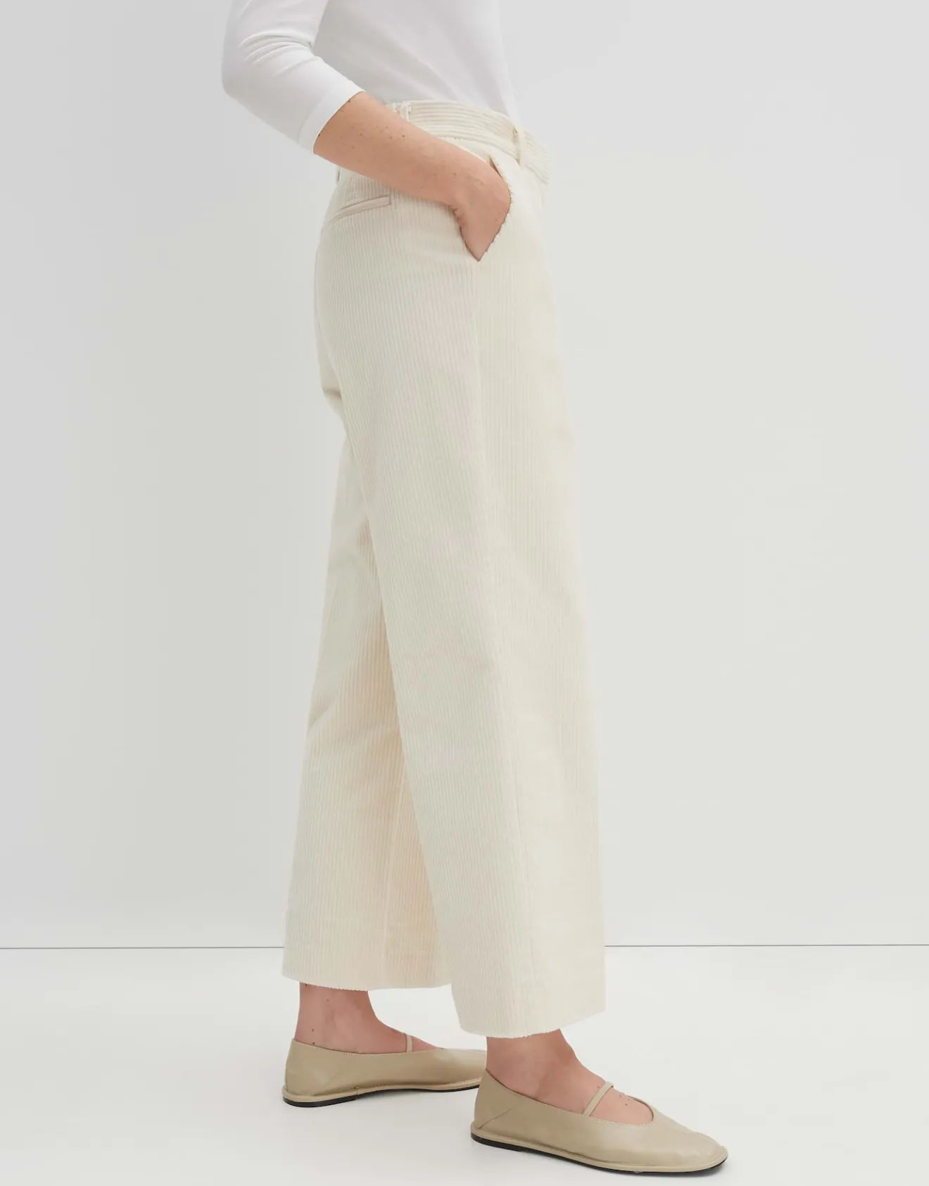 Best Sale Cordhose CISILIA CORDUROY Relaxed mit Bügelfalte Hosen