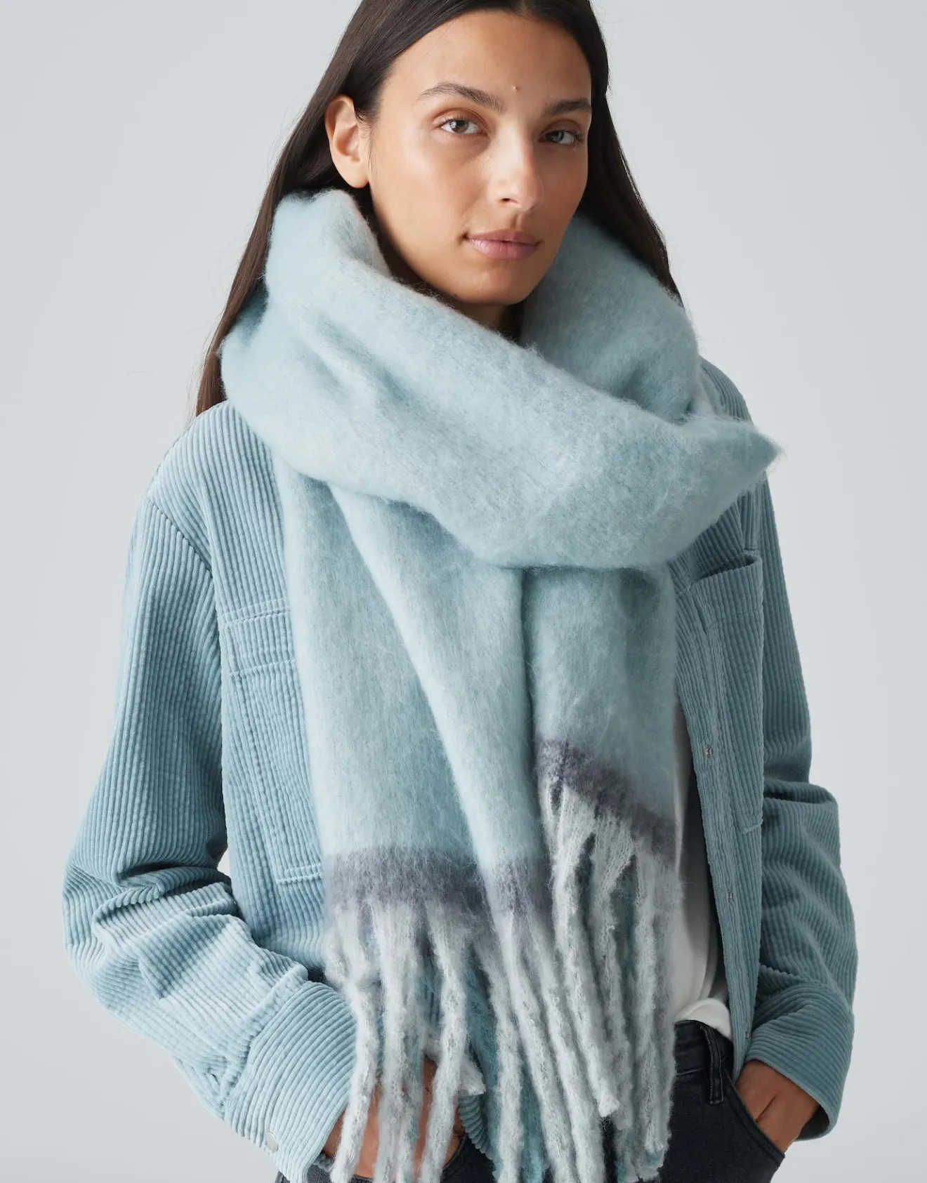 Flash Sale Flauschiger Oversize Schal ANUNO mit Fransen Accessoires