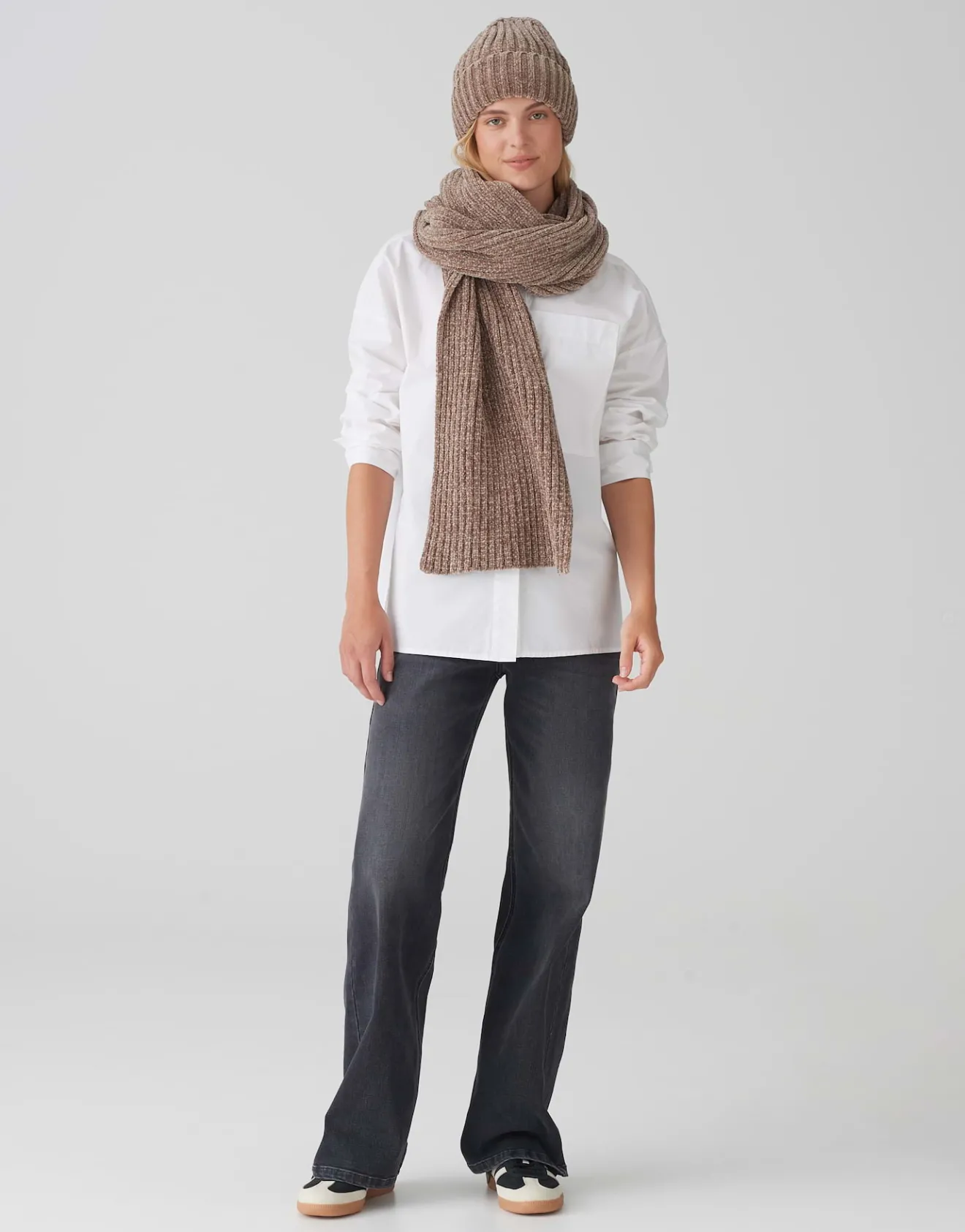 Sale Gerippter Schal AVIEBRA aus weichem Chenille Accessoires