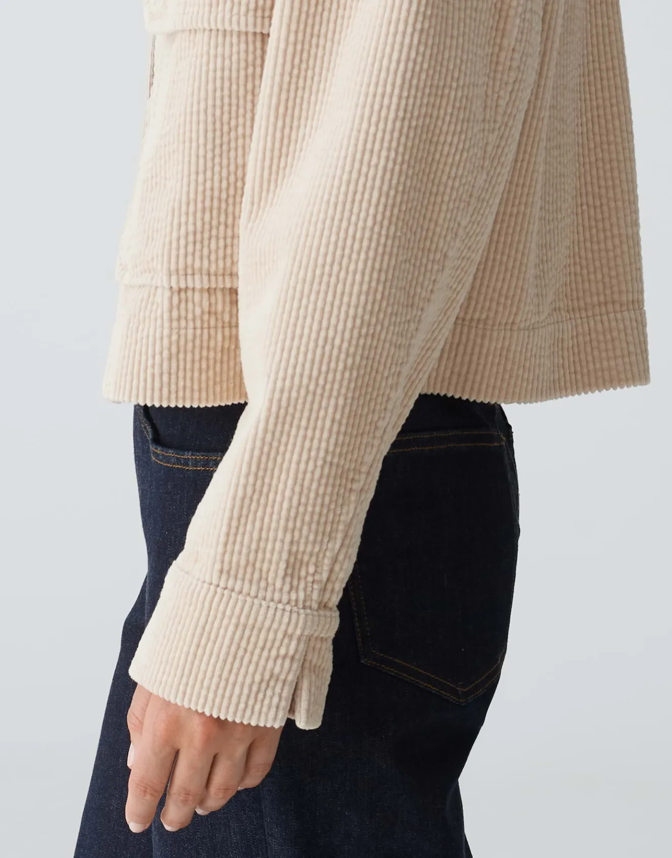 Shop Kurzjacke HENNJA Boxy Fit aus weichem Cord Jacken & Mäntel | Blazer & Westen