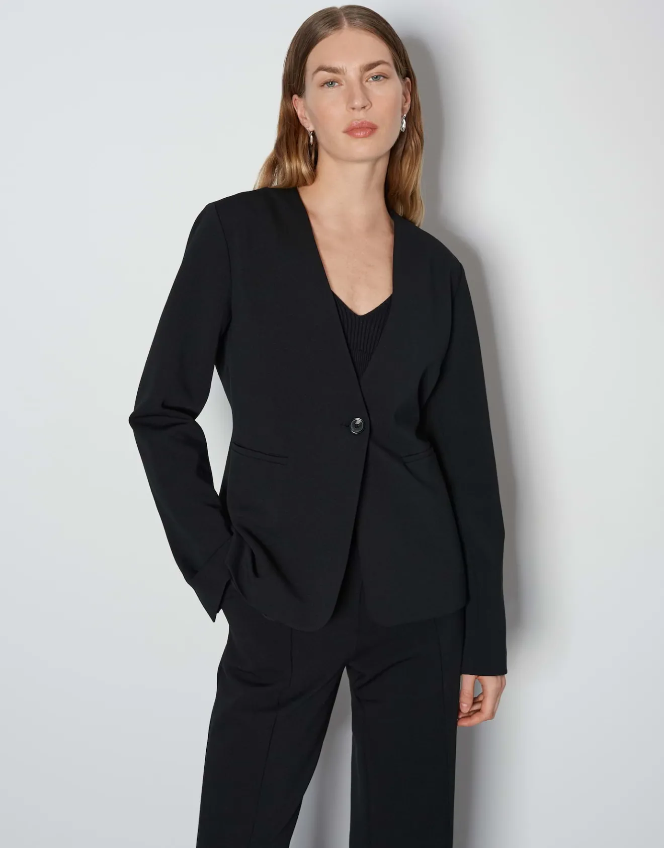 Outlet Leicht taillierter Sweatblazer NEBRU Regular aus Viskose Mix Blazer & Westen