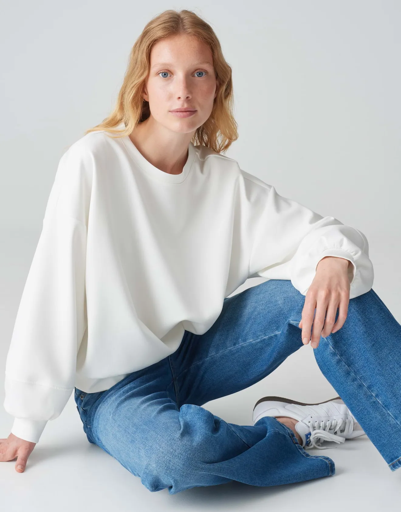 Shop Oversized Sweater GUGI Loose aus softem Viskose Mix Sweat