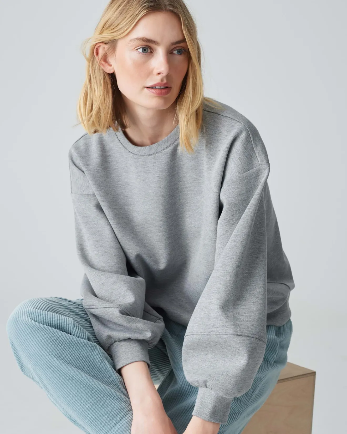 Cheap Oversized Sweater GUGI Loose aus softem Viskose Mix Sweat